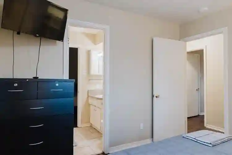 I Have 2 furnished rooms available