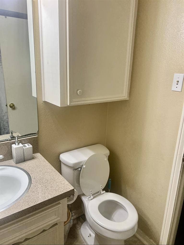 I Have 2 furnished rooms available