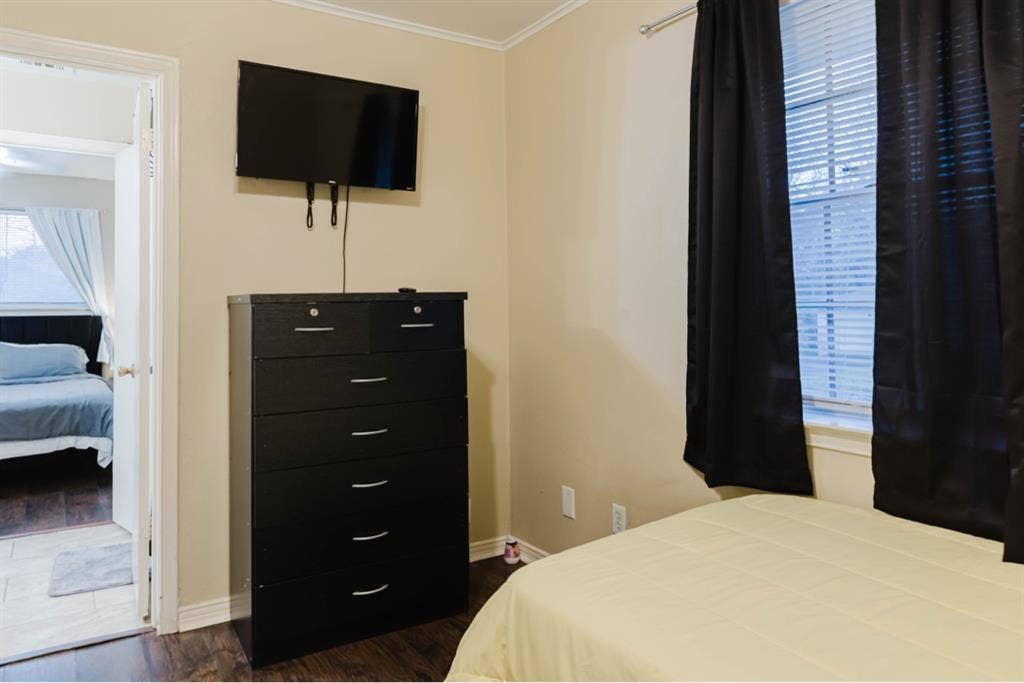 I Have 2 furnished rooms available