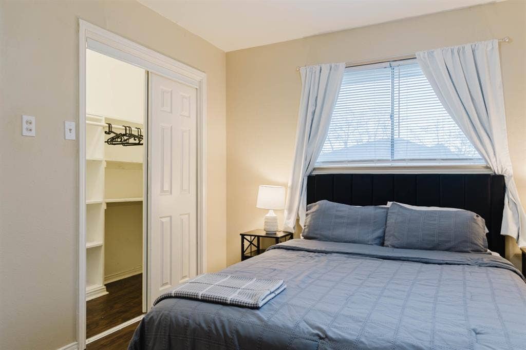 I Have 2 furnished rooms available