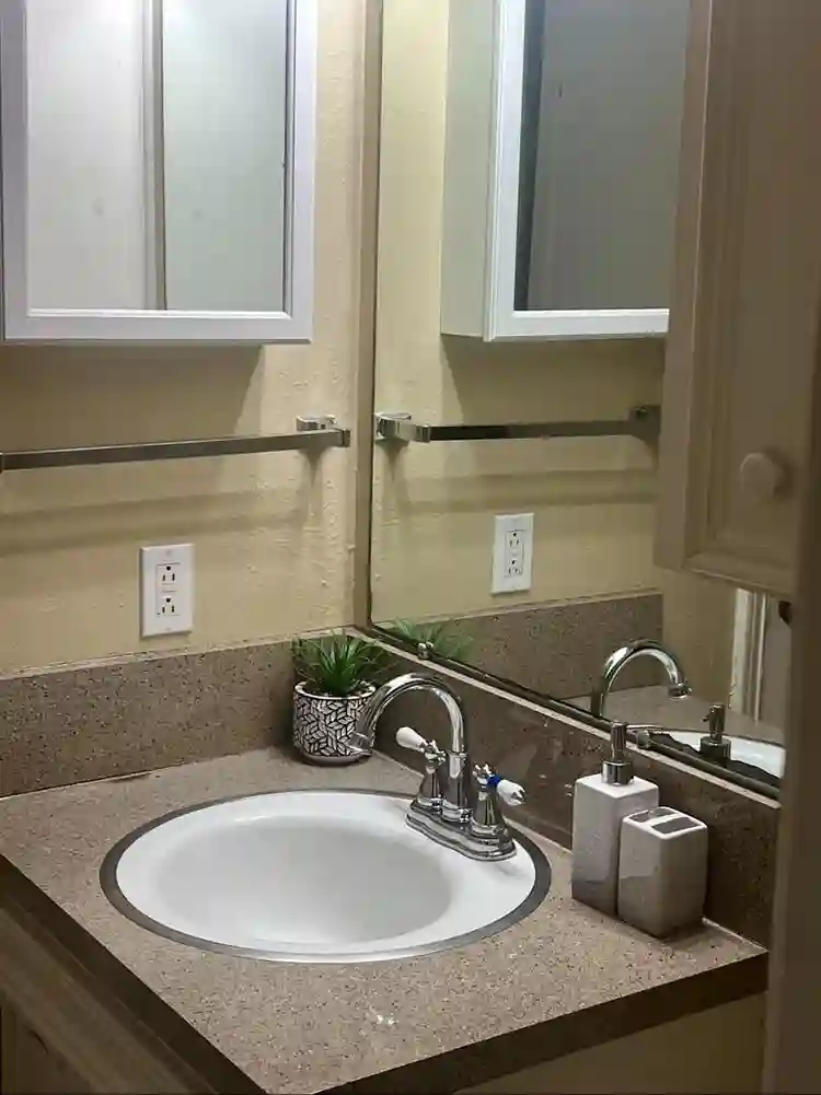 I Have 2 furnished rooms available