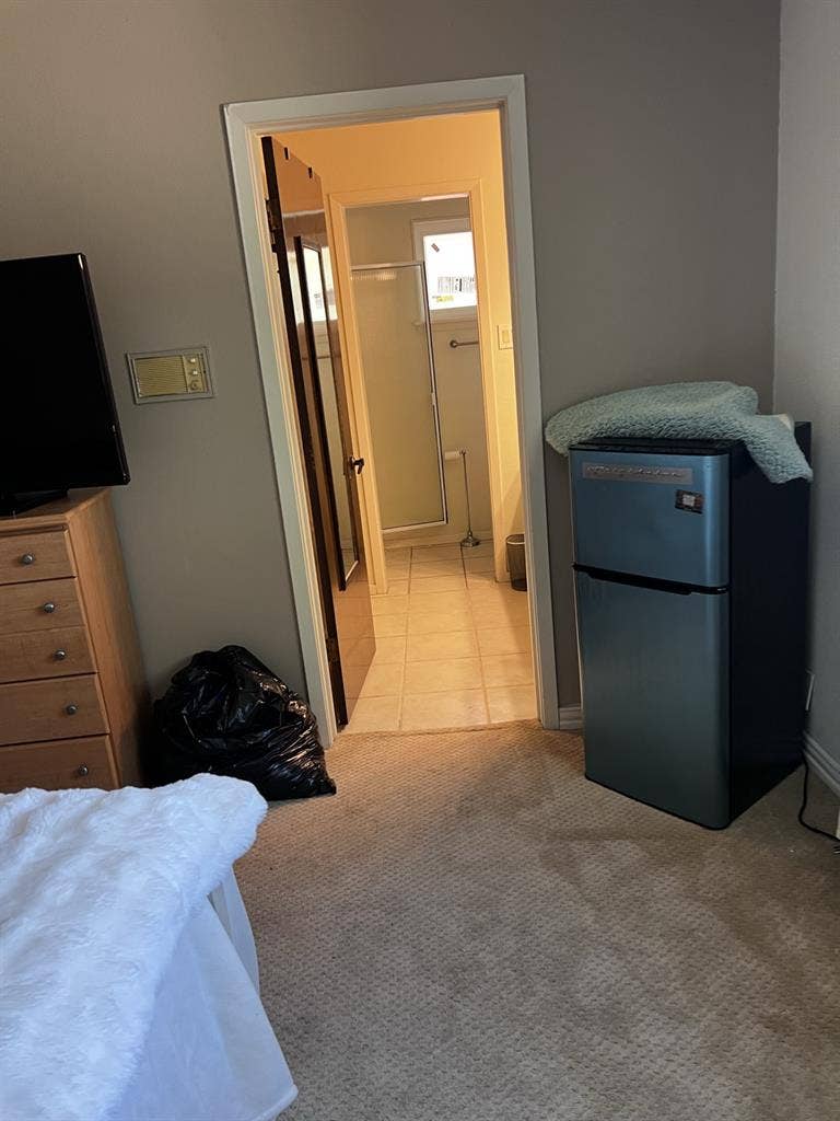 I am renting room furnished