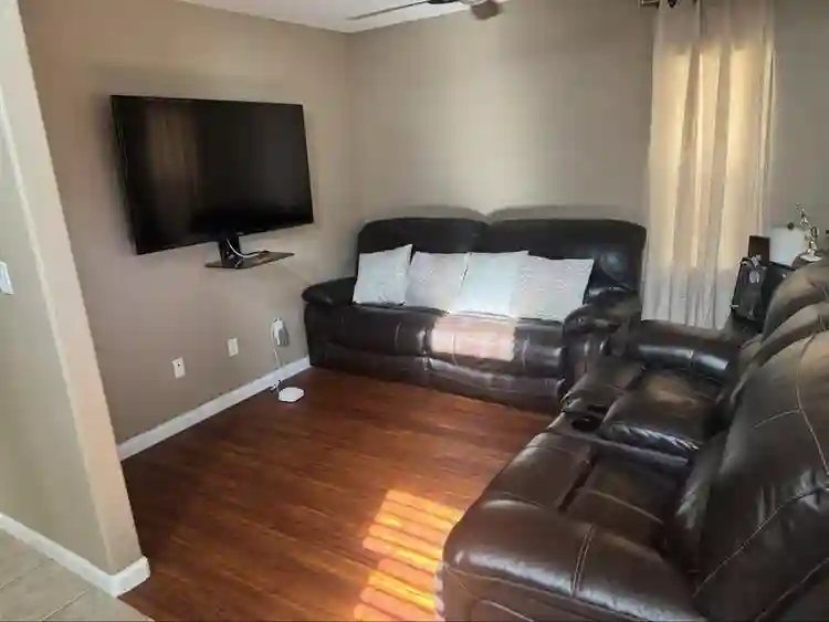 Nice home located in Ewa Beach!
