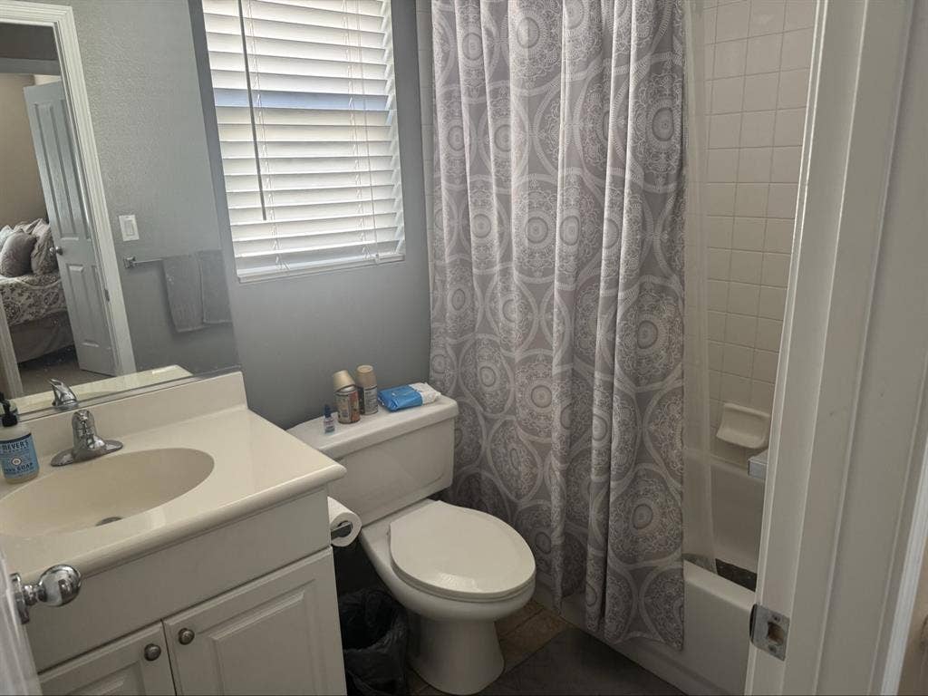 Nice home located in Ewa Beach!