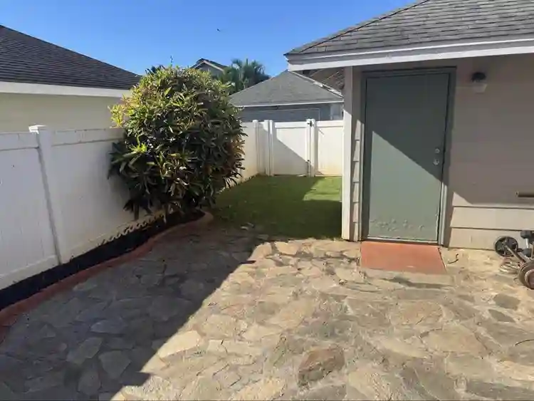 Nice home located in Ewa Beach!