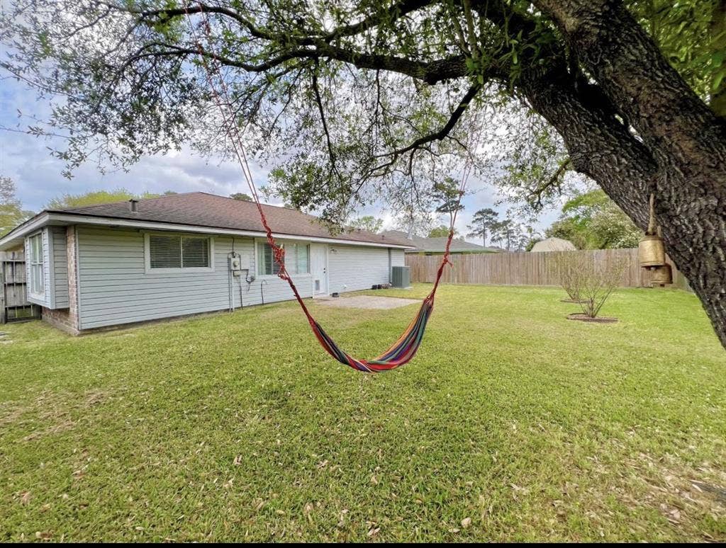 FULLY FURNISHED PRIVATE ROOM