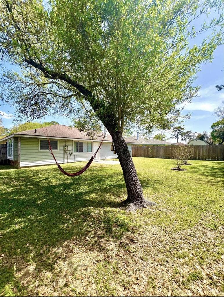 FULLY FURNISHED PRIVATE ROOM