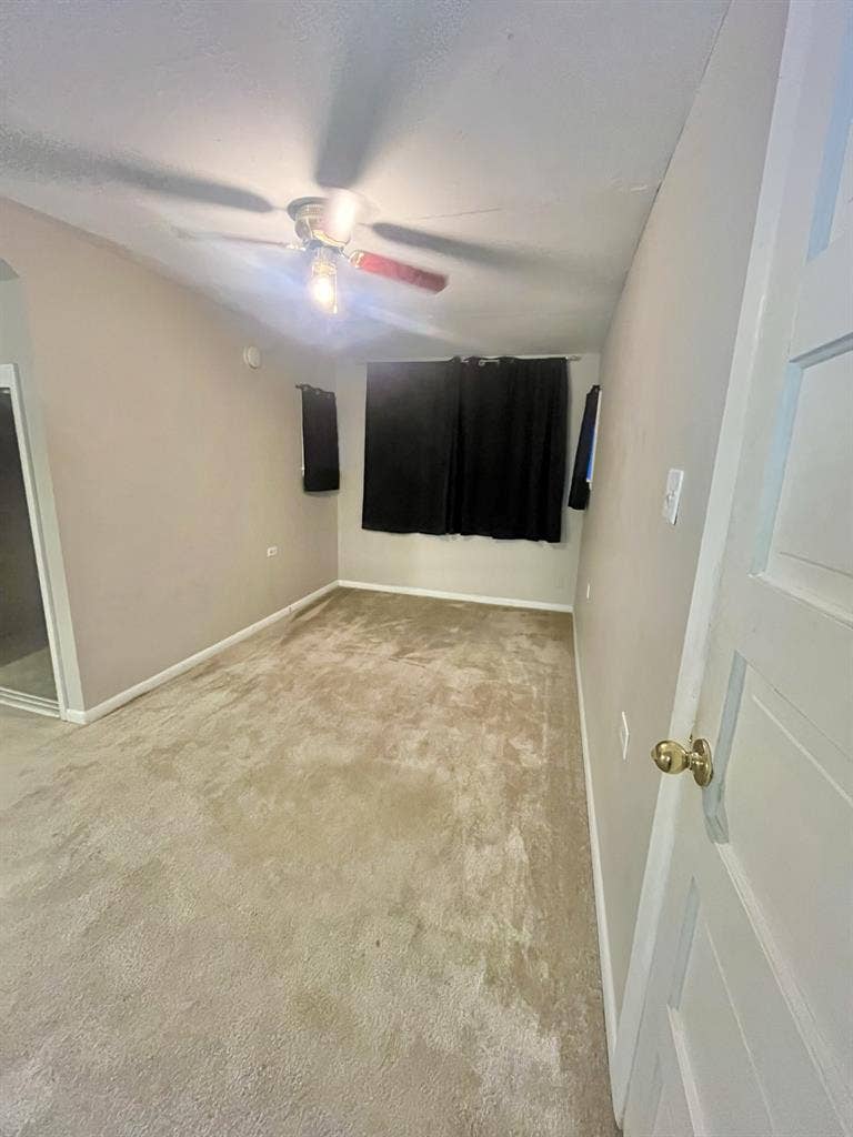 Large room available now