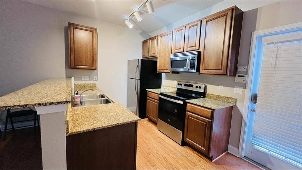 Fully Furnished Rooms for Rent