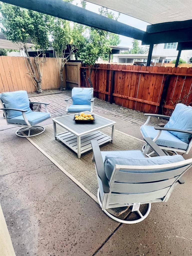 Great location, townhouse w/ownBath