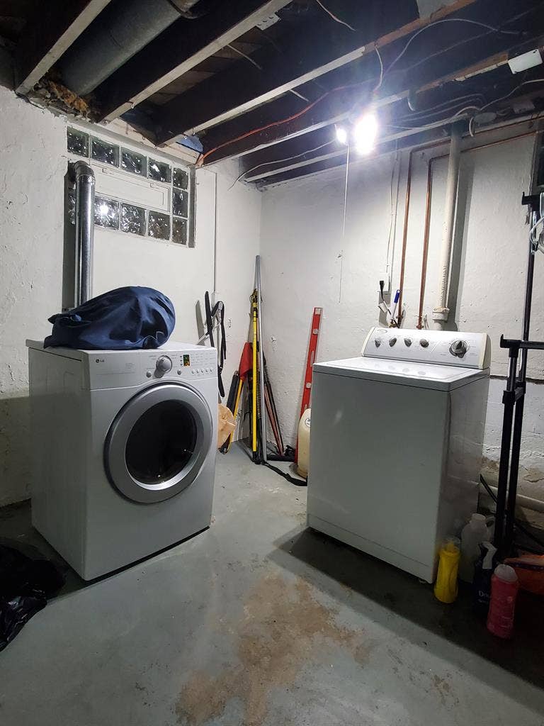 Female roommate wanted - coed house