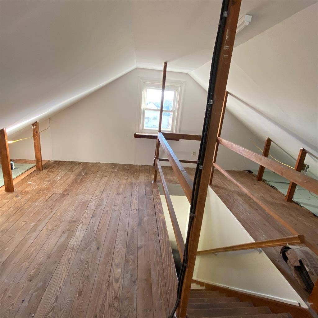 Private upstairs with 2 rooms.