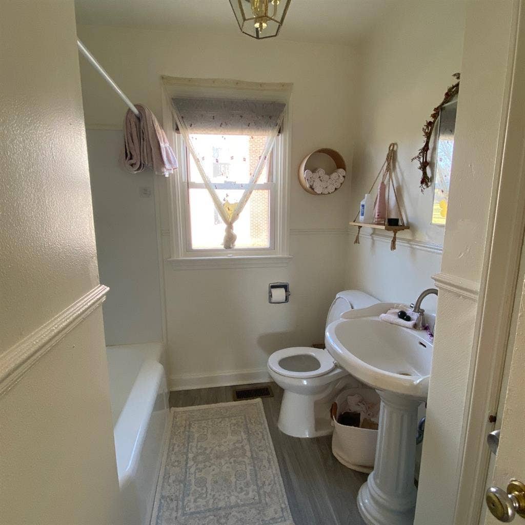 Private upstairs with 2 rooms.