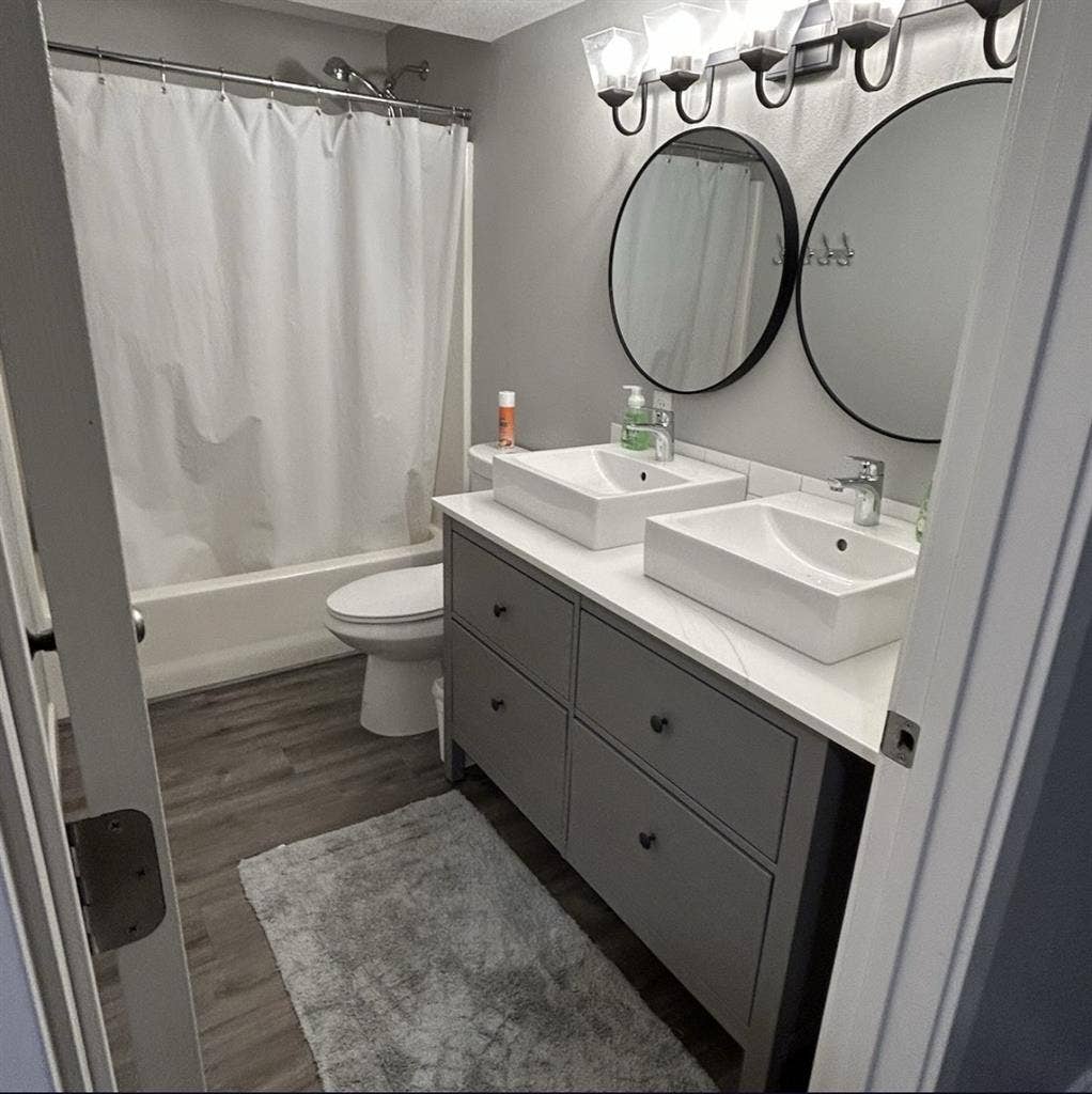 Rooms available in modern home