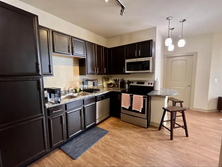 Sublease spring January July