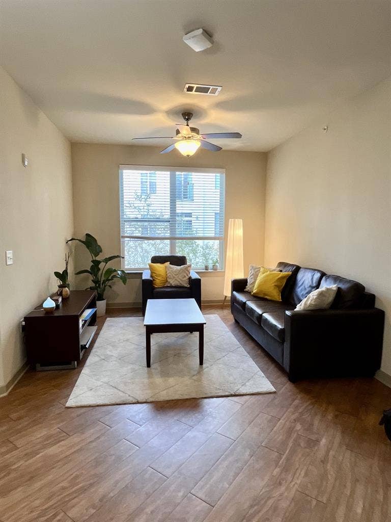 Sublease spring  January July