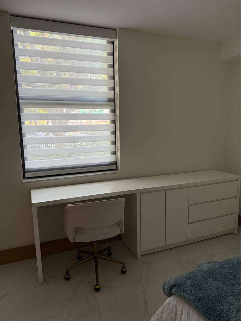 Beautiful furnished room in a house