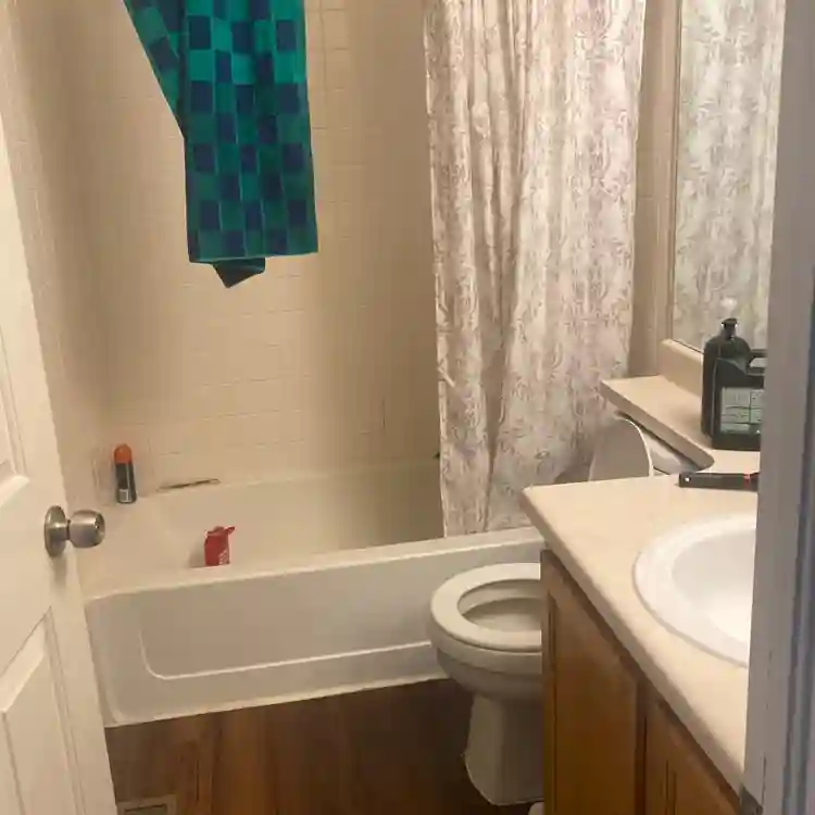 Beautiful home 2 male tenants