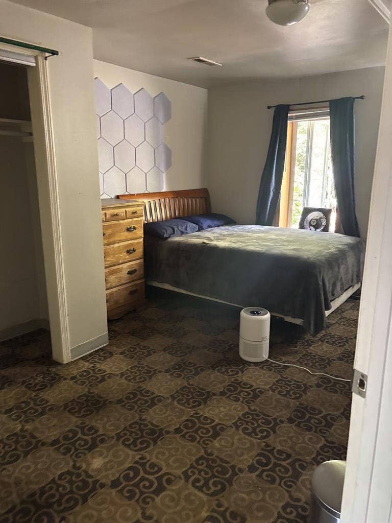 Room for rent to quiet, single male
