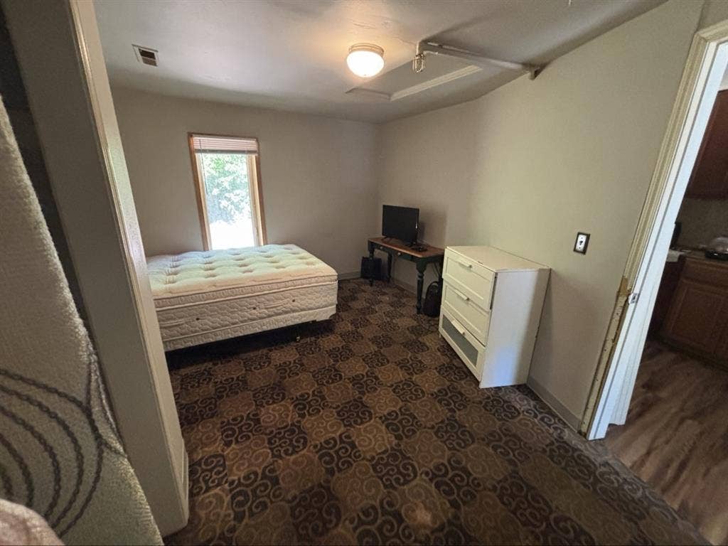 Room for rent to quiet, single male