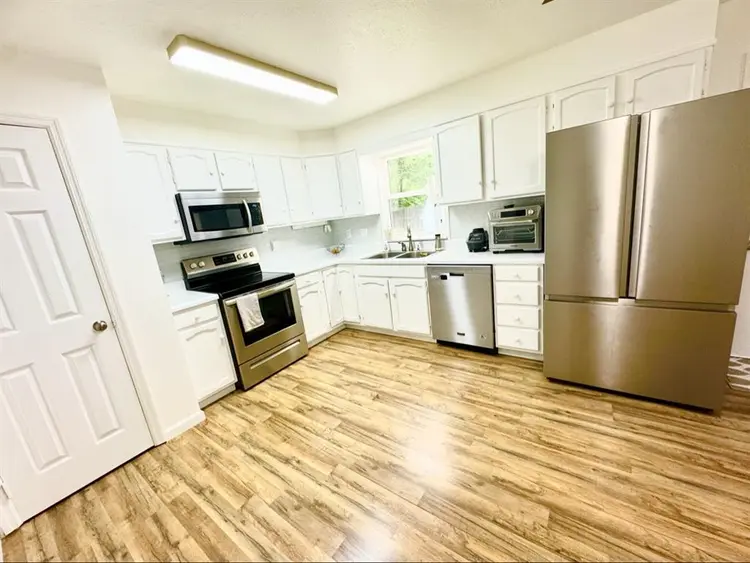 Private Room & Bath (en-suite)