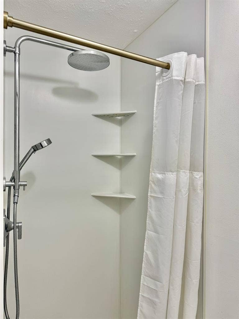 Private Room &amp; Bath (en-suite)