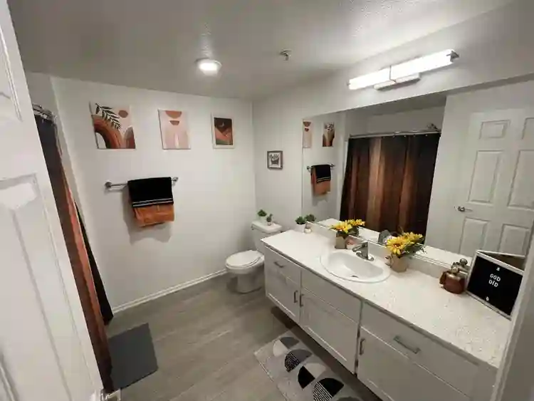 Private room and bathroom
