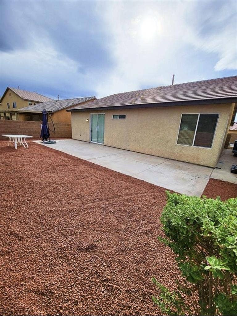 2 bedrooms for rentt