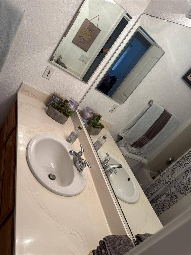 Room for Rent Near Airport