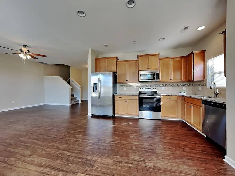 NEW LISTING FOR RENT