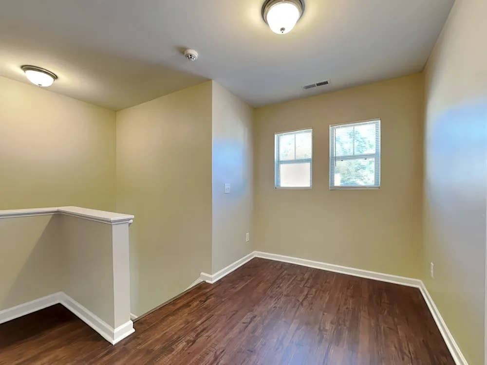 NEW LISTING FOR RENT