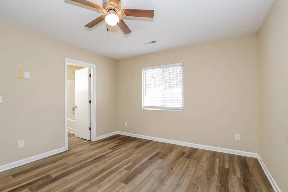 NEW LISTING IS AVAILABLE FOR RENT