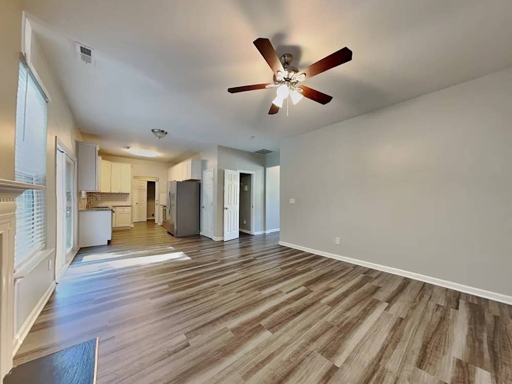 NEW LISTING AVAILABLE FOR RENT