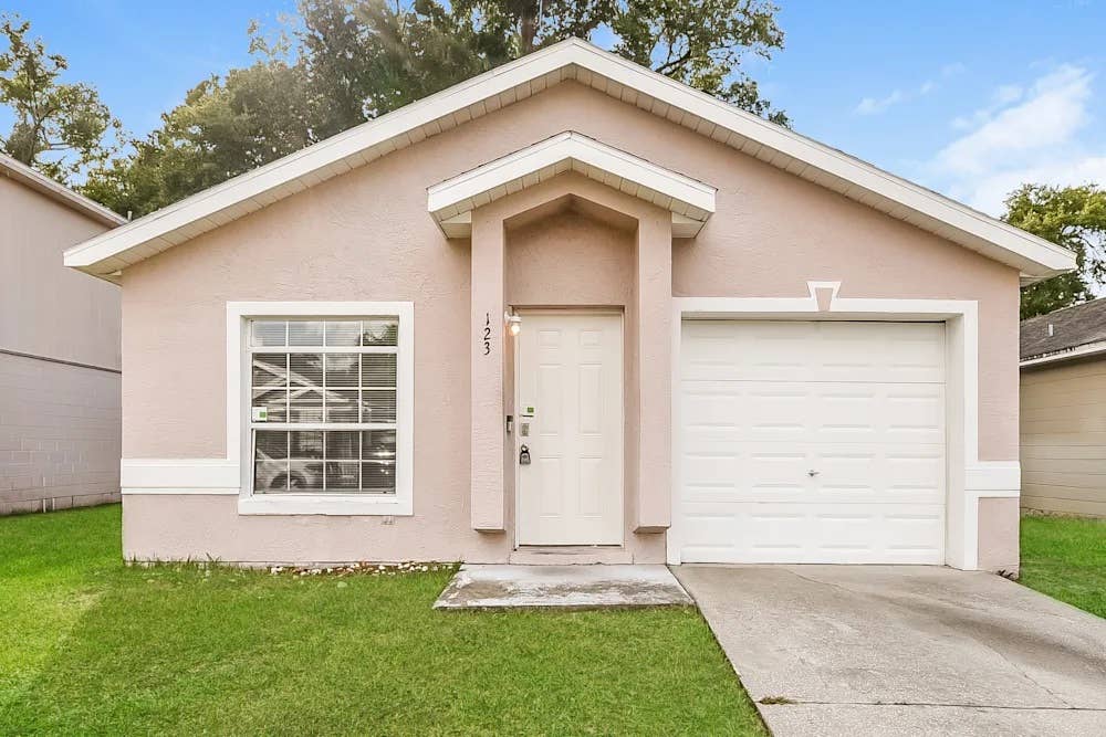 NEW LISTING AVAILABLE FOR RENT