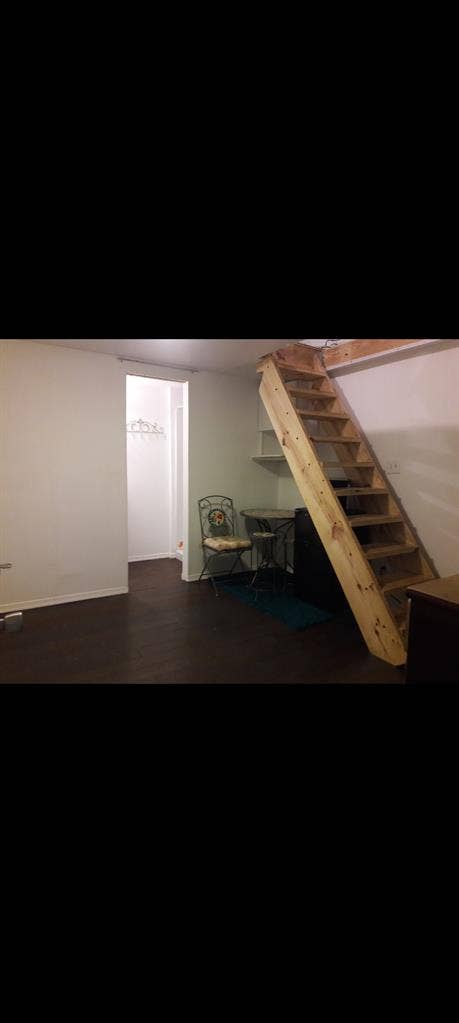 Private entrance studio