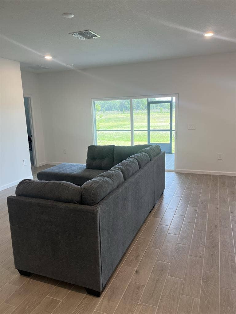 Habitación amoblada, ( Enero )