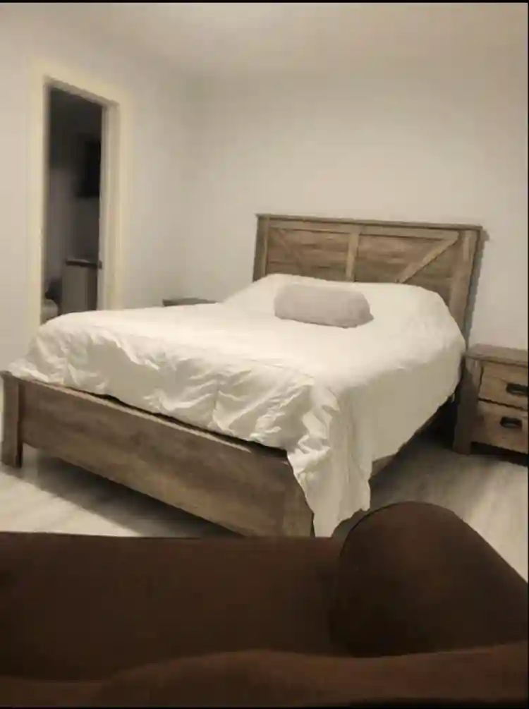 Big room 4 renting in Hollywood