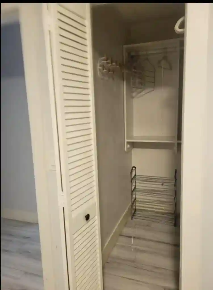 Big room 4 renting in Hollywood