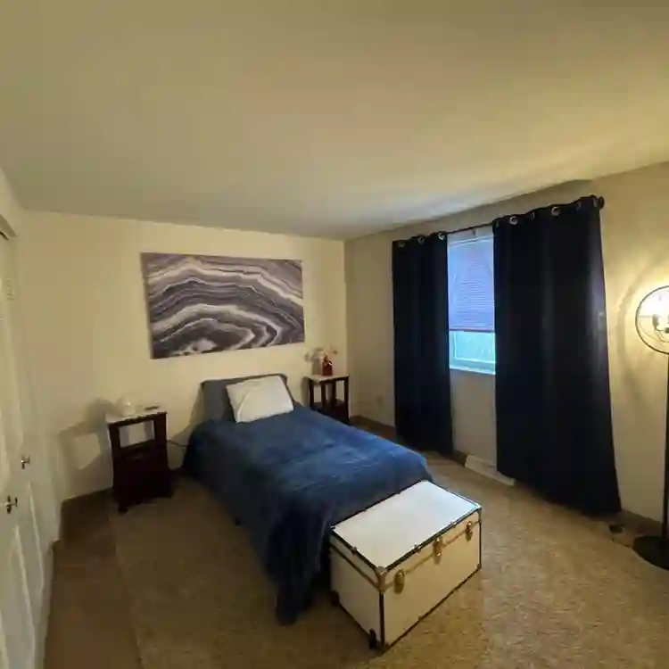 Tidy and friendly roommate wanted:)