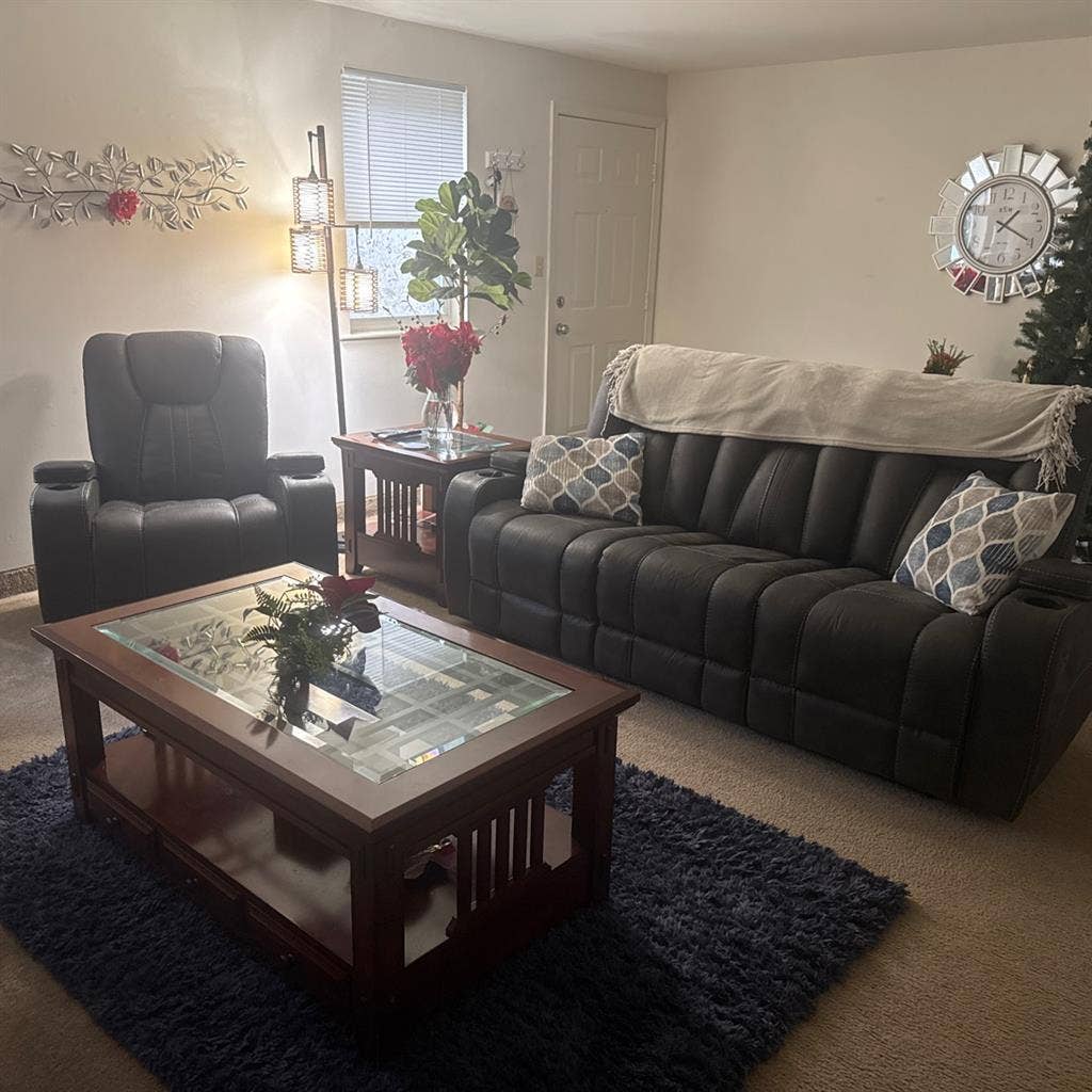 Tidy and friendly roommate wanted:)