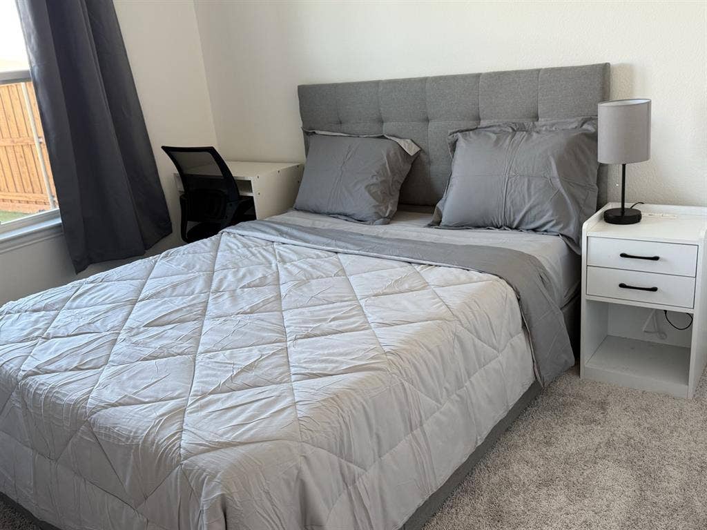 Fully Furnished room w private Bath