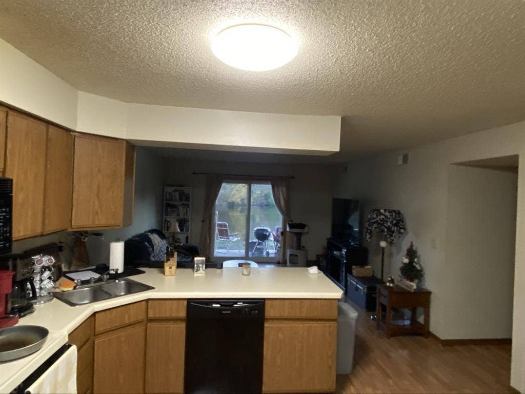 Ten minute walk to the hospital!