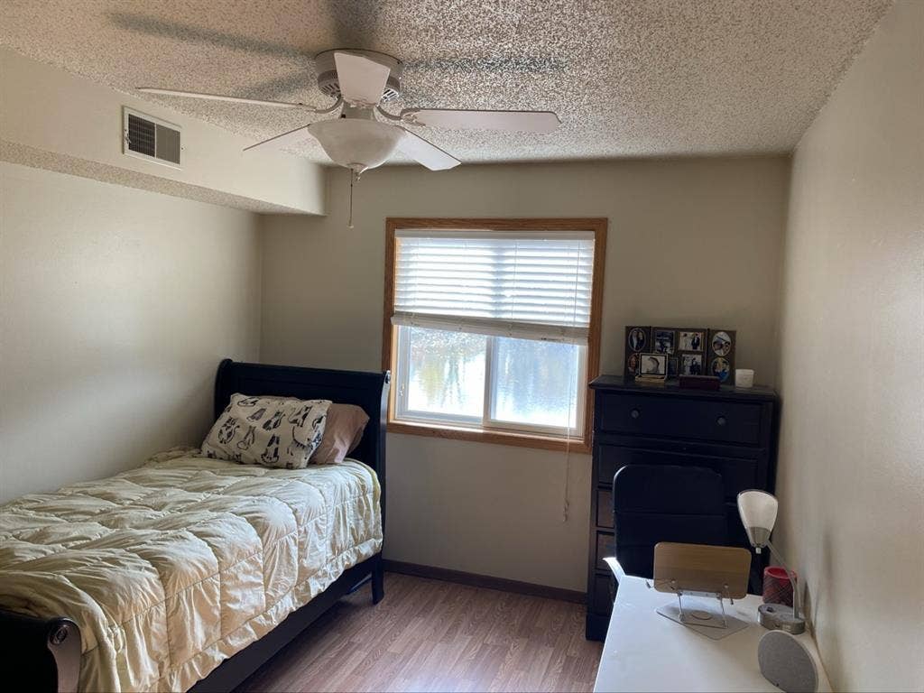 Ten minute walk to the hospital!