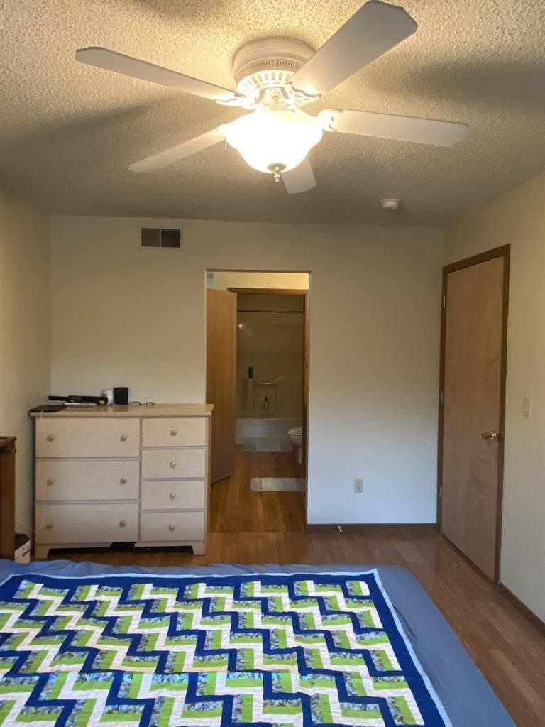 Ten minute walk to the hospital!