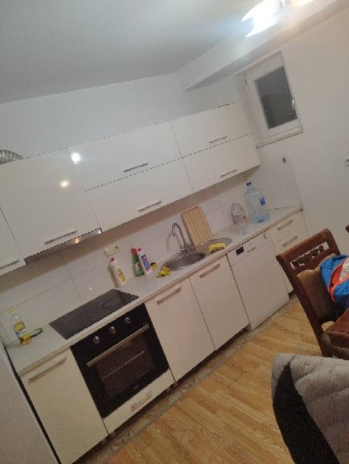 PRİSHTİNE MERKEZDE EV ARKADAŞI