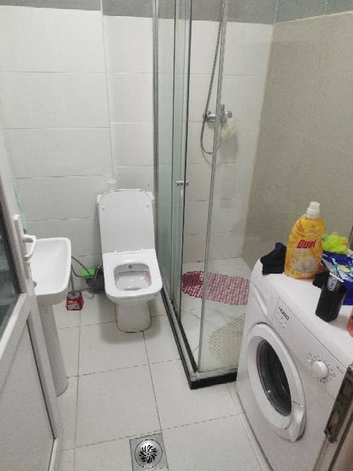 PRİSHTİNE MERKEZDE EV ARKADAŞI