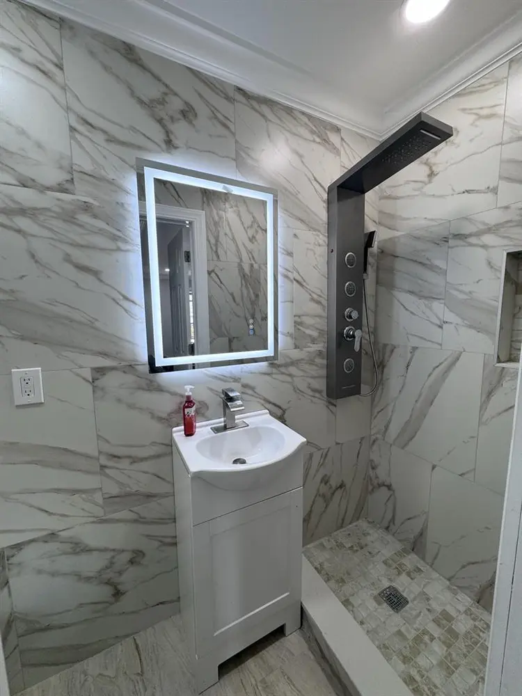 One room Available – Females Only