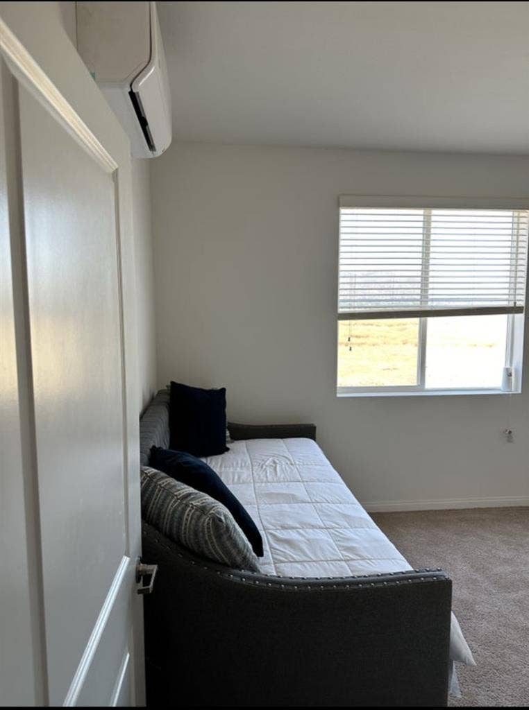 Share this 2 bed / bath luxury Apt.