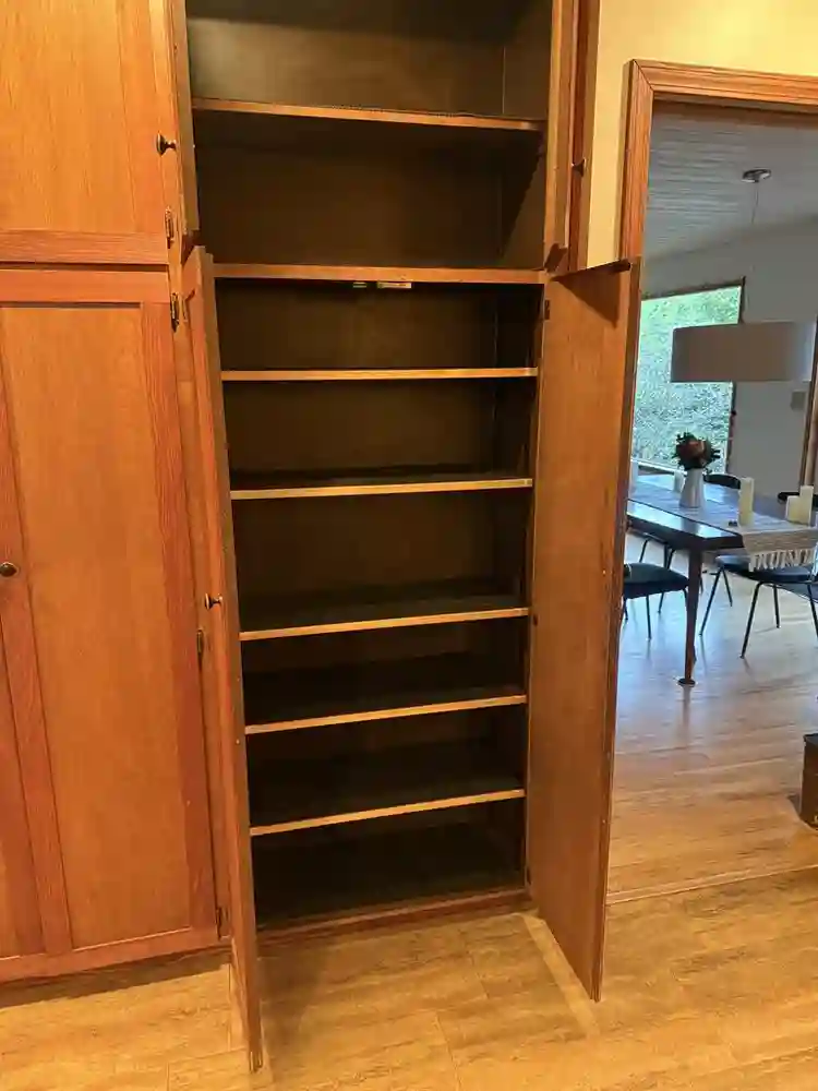 Flight crew only! Walk to gates