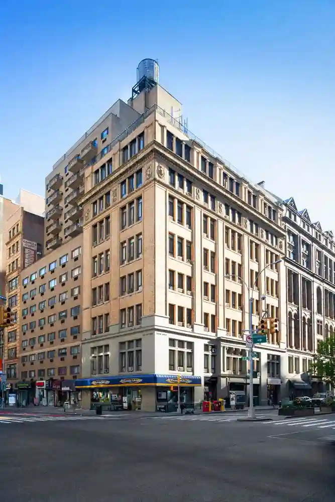 1 BR avail in park ave/